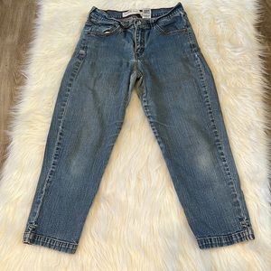 Levi’s Classic Slim Capris